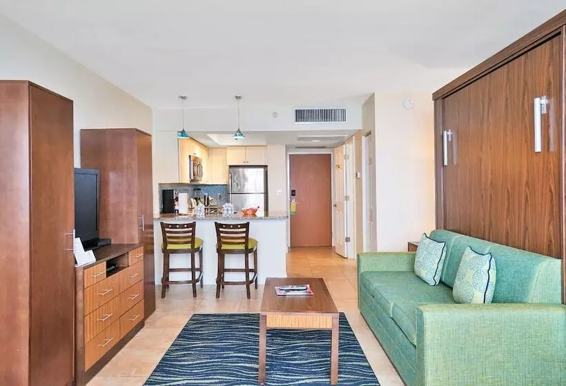 استودیوی استاندارد, Hollywood Beach Tower