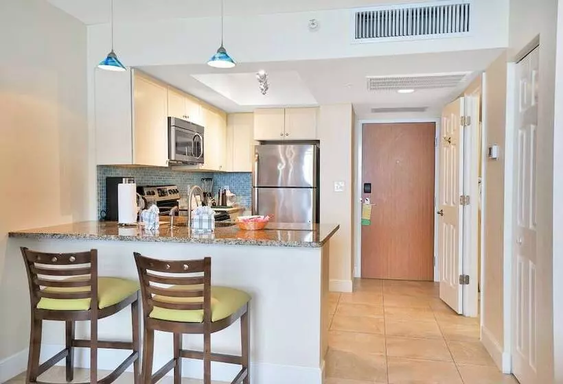 استودیوی استاندارد, Hollywood Beach Tower