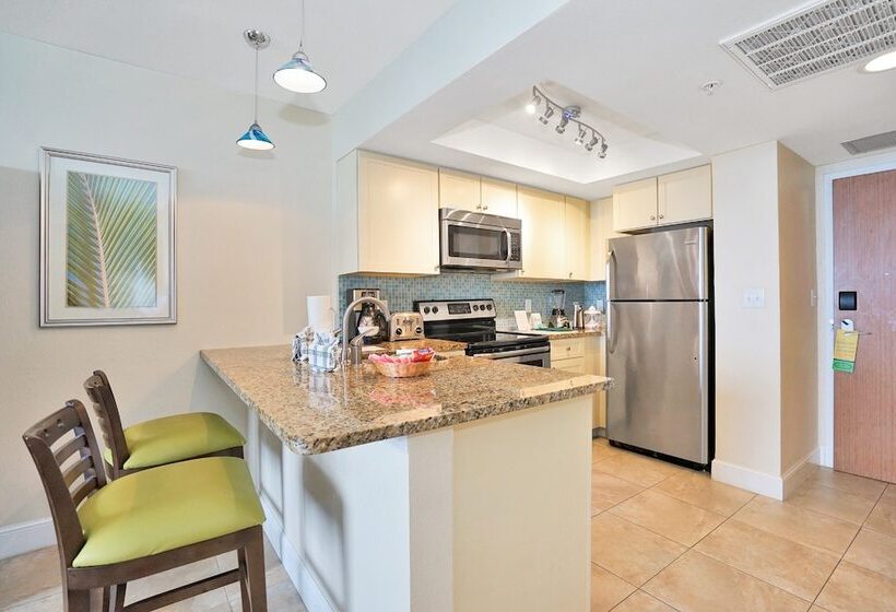 Студия Стандарт, Hollywood Beach Tower