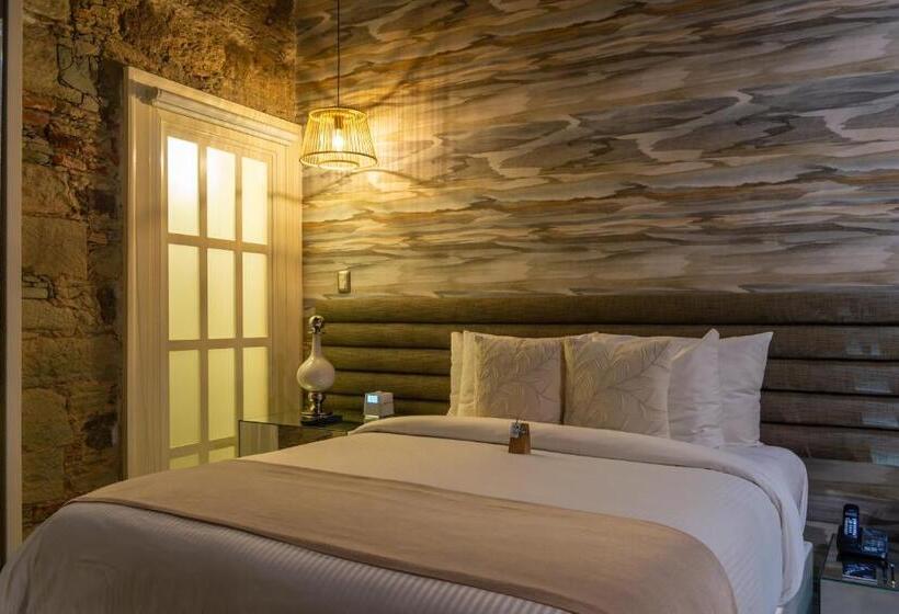 سوییت جونیور, 1850 Hotel Boutique