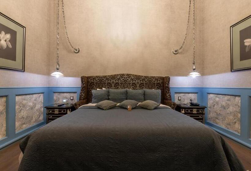 سوئیت با بالکن, 1850 Hotel Boutique