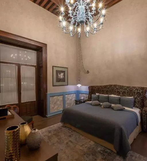 Sviitti Parveke, 1850 Hotel Boutique