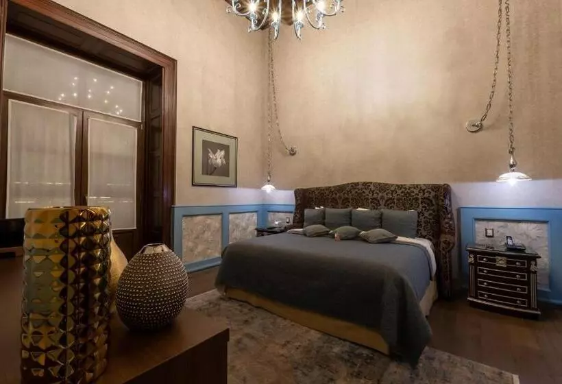 Sviitti Parveke, 1850 Hotel Boutique