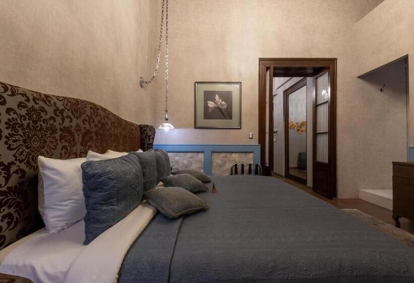 سوئیت با بالکن, 1850 Hotel Boutique