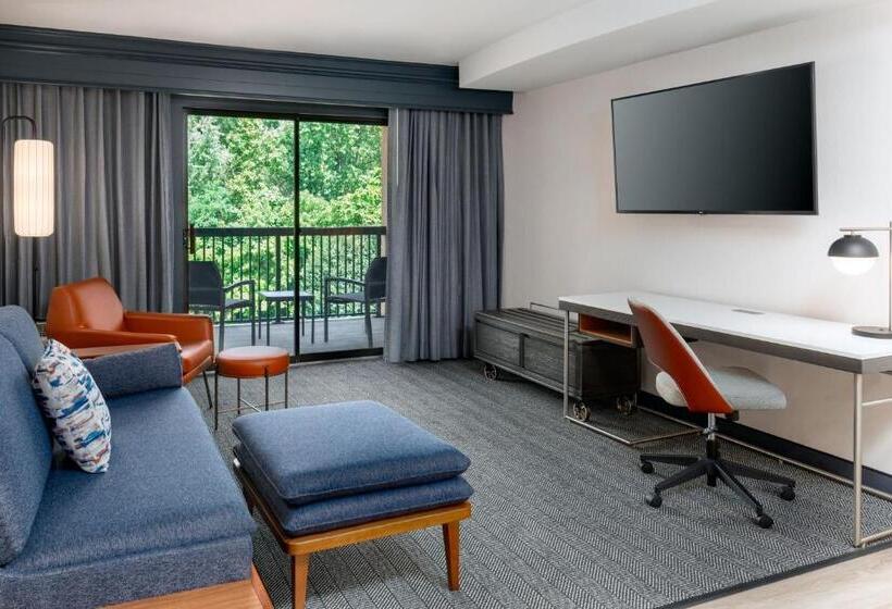 Люкс с Балконом, Courtyard By Marriott Danbury