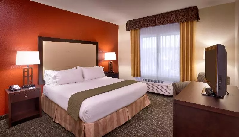 キングサイズベッドのエクゼクティブルーム, Holiday Inn Express & Suites Mesquite Nevada, An Ihg