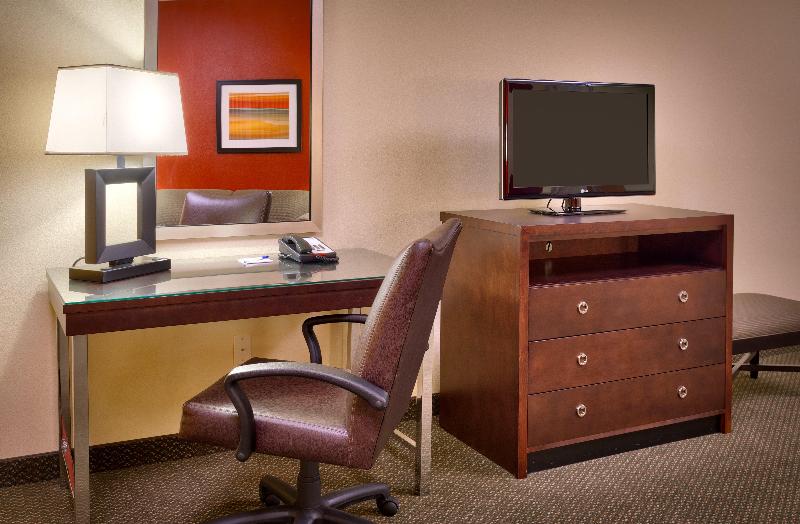 جناح, Holiday Inn Express & Suites Mesquite Nevada, An Ihg
