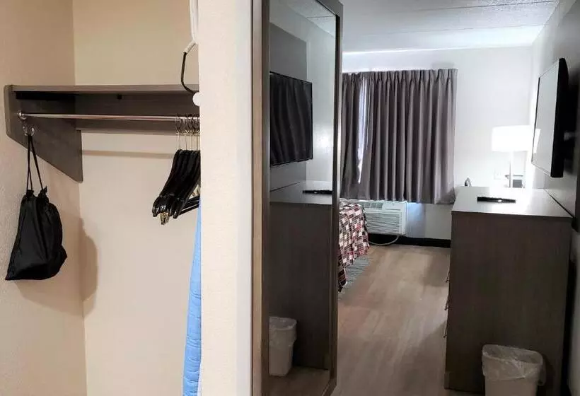 キングサイズベッドのスイートルーム, Red Roof Inn & Suites Vicksburg