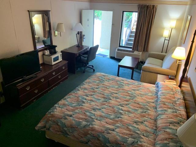 غرفة ديلوكس سرير كينج, Executive Inn Yanceyville