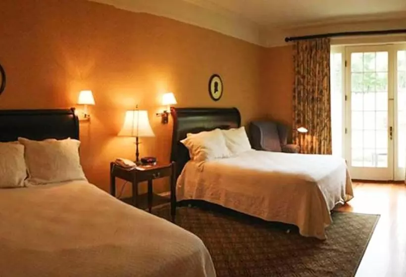 デラックスルーム, The Berry Hill Resort & Conference Center