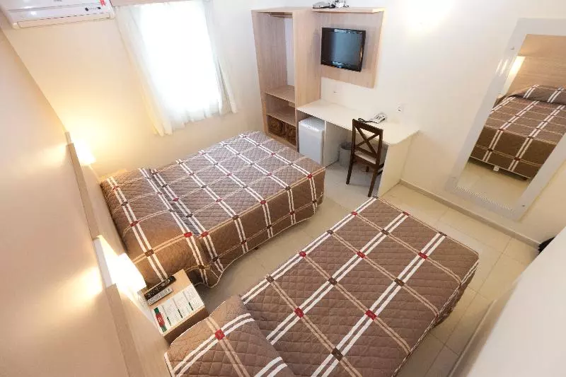 اتاق لوکس سه تخته, Bristol Sabrina Hotel De Charme Joinville