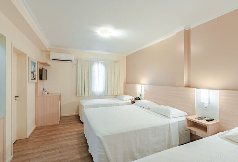 デラックスの４人部屋, Bristol Sabrina Hotel De Charme Joinville