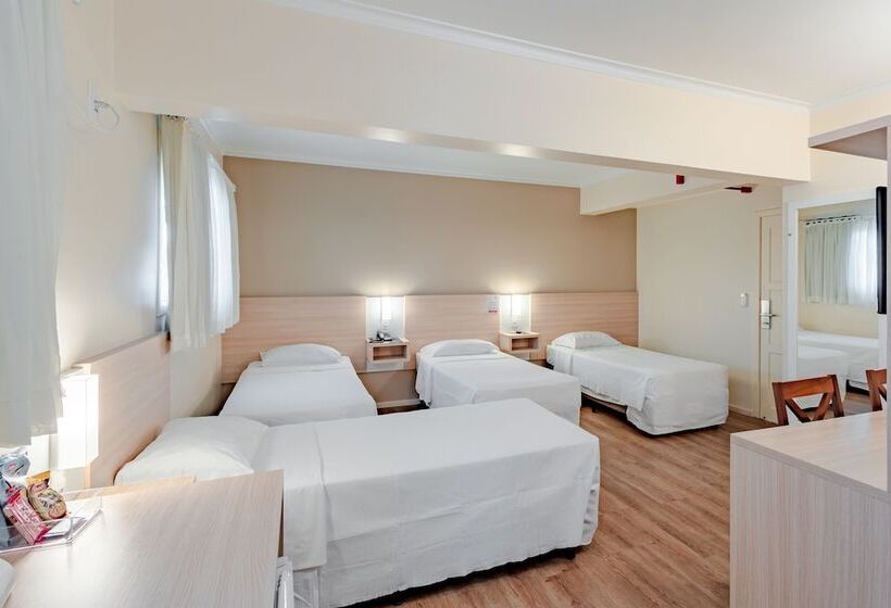 デラックスの４人部屋, Bristol Sabrina Hotel De Charme Joinville