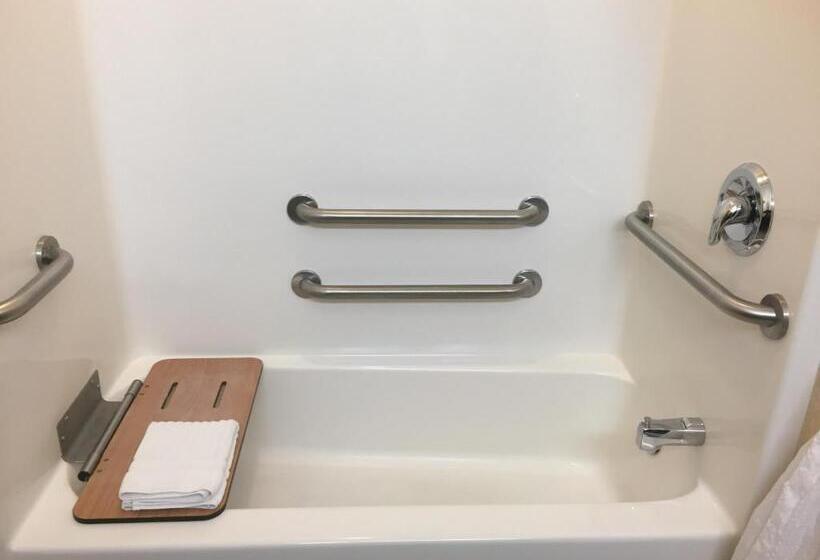 Номер Стандарт Кровать Кинг Адаптированный для Инвалидов, Cobblestone Suites  Ripon