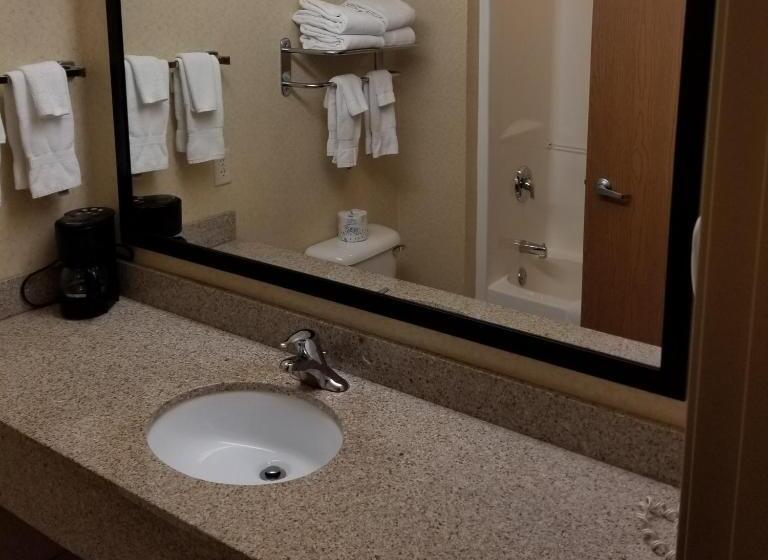 Люкс Повышенной Комфортности, Cobblestone Suites  Ripon