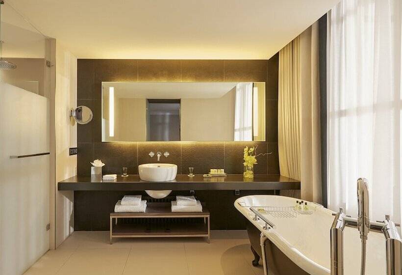 سوئیت جونیور با چشمانداز, Intercontinental Marseille   Hotel Dieu, An Ihg