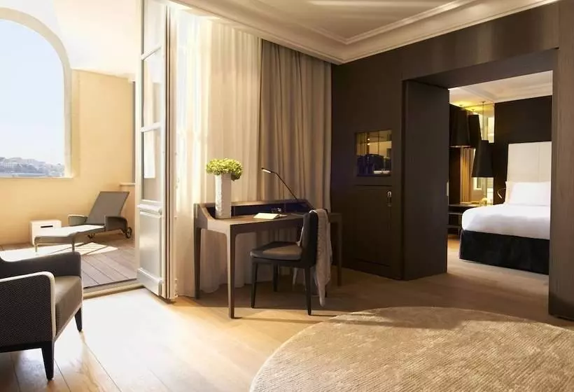 سوئیت جونیور با چشمانداز, Intercontinental Marseille Hotel Dieu, An Ihg