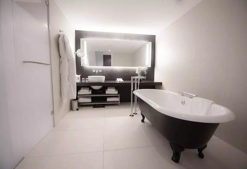 سوئیت جونیور با چشمانداز, Intercontinental Marseille Hotel Dieu, An Ihg