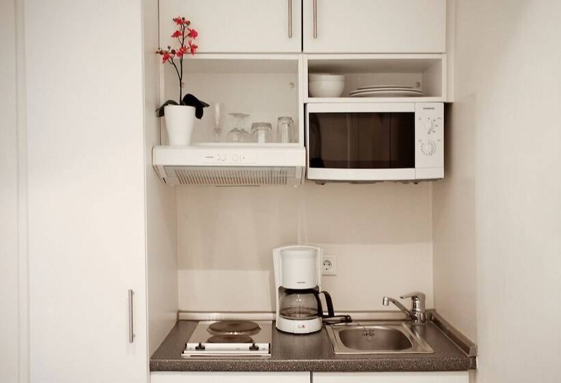 اتاق راحتی, Lützow