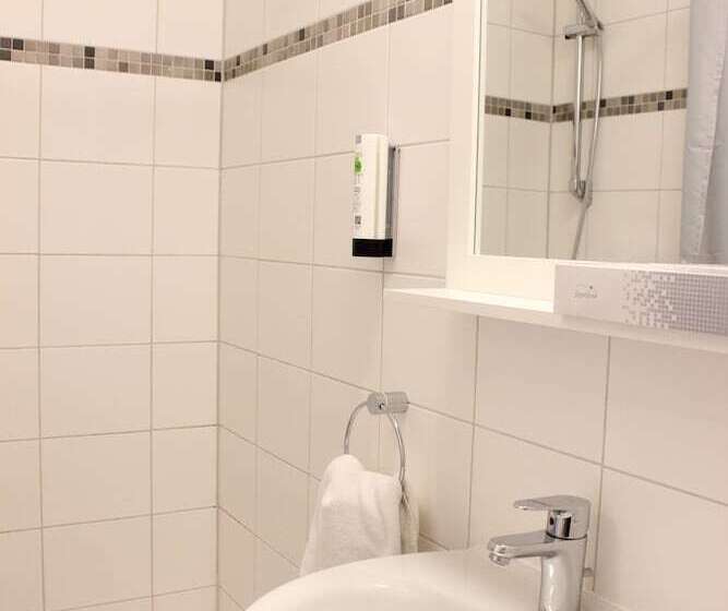 اتاق خانوادگی, Lützow