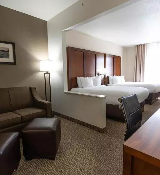 スイート, Rapid River Lodge