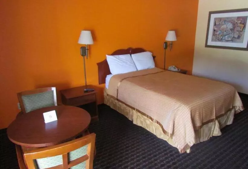 ダブルベッドスタンダードルーム, Red Carpet Inn Augusta