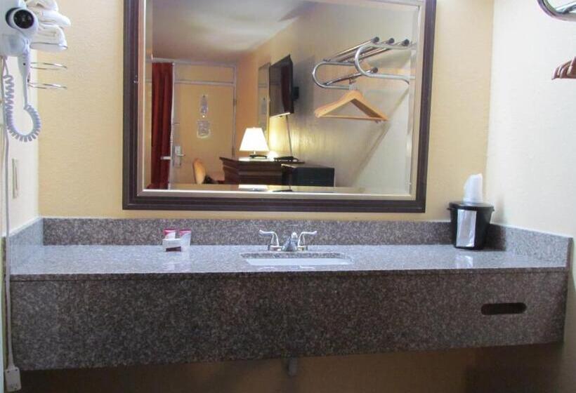 Стандартный Номер Кровать Кинг, Red Carpet Inn Augusta