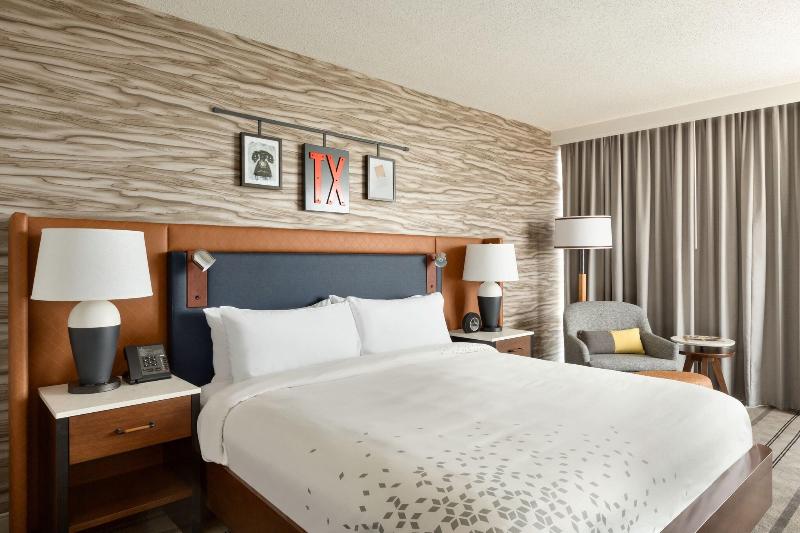 带大床的标准间, Renaissance Dallas Richardson