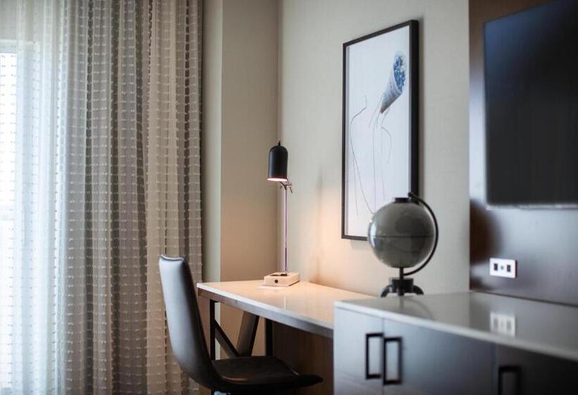 带大床的标准间, Renaissance Dallas Richardson