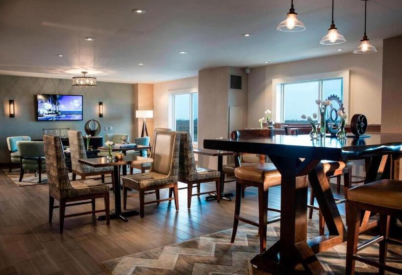 俱乐部房间, Renaissance Dallas Richardson