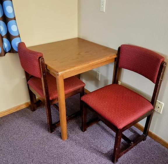 جناح سرير كينج, Super 8 By Wyndham Chariton