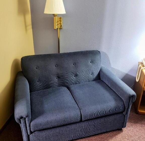 デラックススイート, Super 8 By Wyndham Chariton