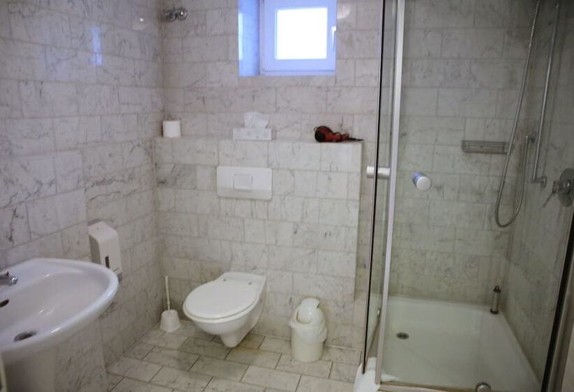 Номер Стандарт, Waldhotel Wilhelmshöhe