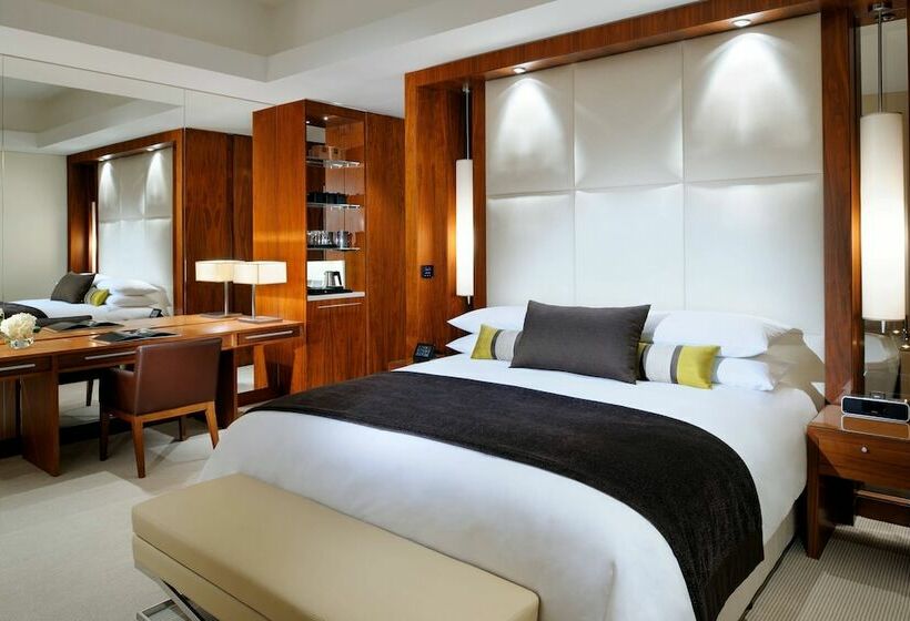 Номер Executive, JW Marriott Marquis Hotel Dubai