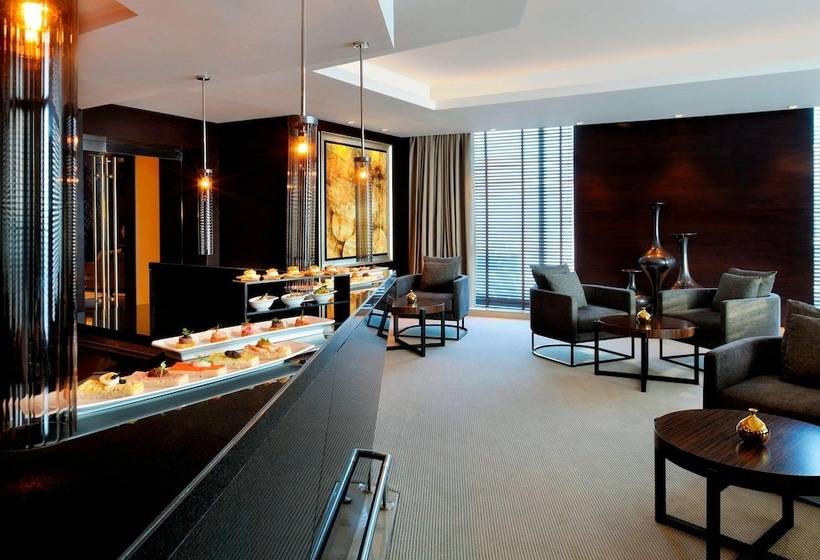 Номер Executive, JW Marriott Marquis Hotel Dubai