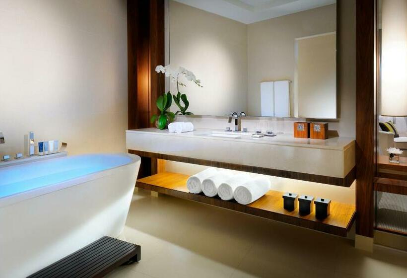 Номер Deluxe Вид на Море, JW Marriott Marquis Hotel Dubai
