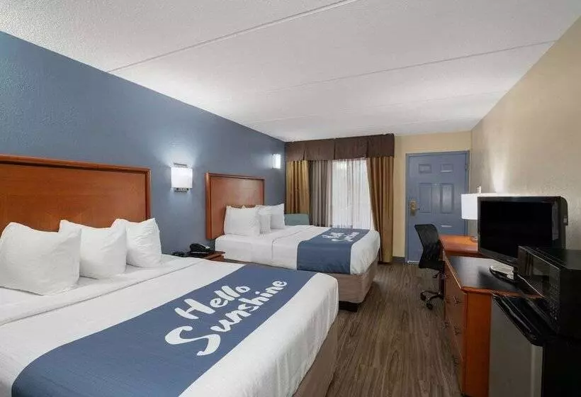 ２ダブルベッドのスタンダードルーム, Days Inn By Wyndham Knoxville North