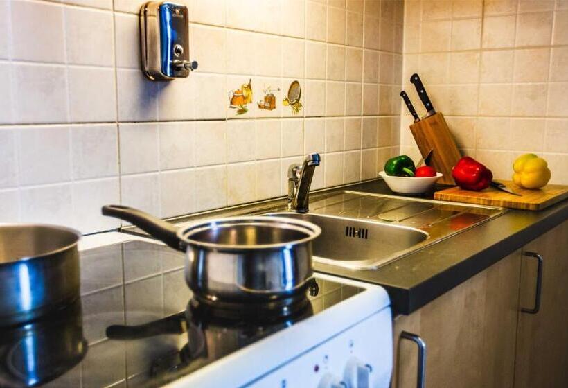 آپارتمان 1 خوابه, Central City Apartments