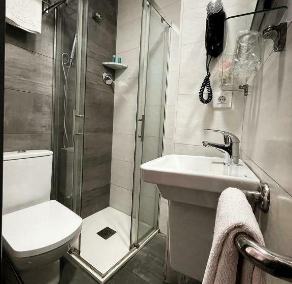 اتاق استاندارد, Hostal Paco´s