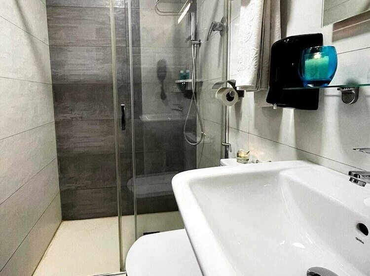 اتاق استاندارد, Hostal Paco´s