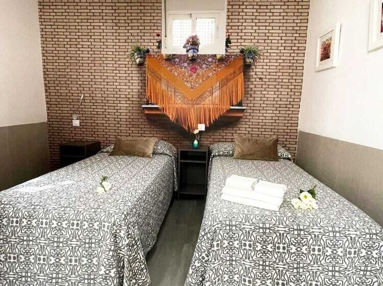 اتاق استاندارد, Hostal Paco´s
