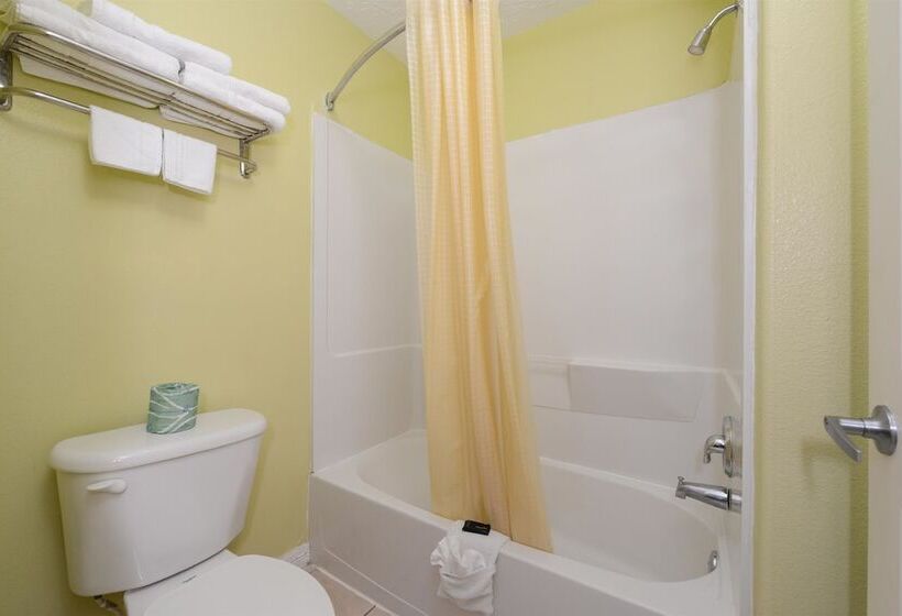 מיטת קינג בסוויטה, Americas Best Value Inn & Suites Waller/prairie View