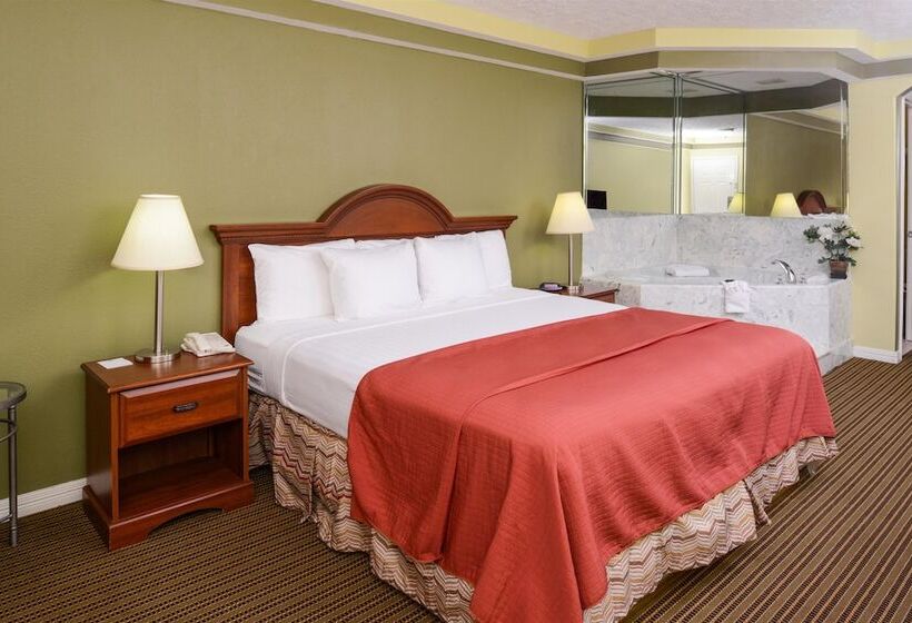 מיטת קינג בסוויטה, Americas Best Value Inn & Suites Waller/prairie View