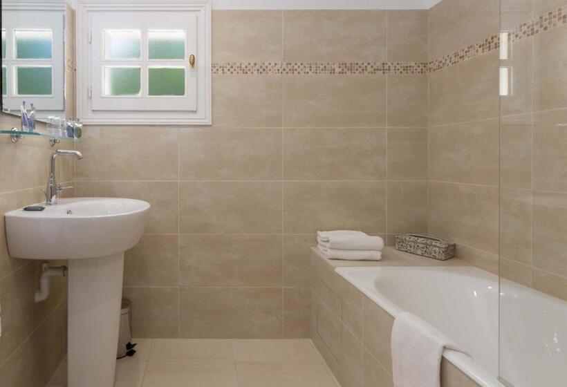 חדר משפחתי יוקרתי, Chateau De La Rozelle