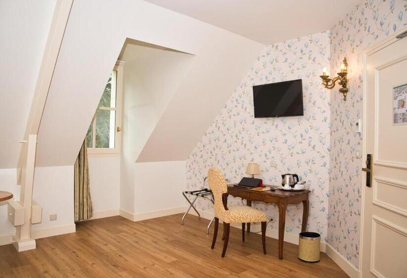 Habitación Estándar Abuhardillada, Chateau De La Rozelle