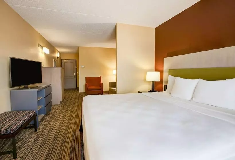 Sviitti, Comfort Inn & Suites St. Paul Northeast