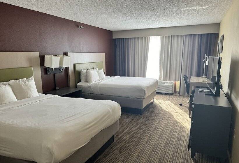 جناح, Comfort Inn & Suites St. Paul Northeast
