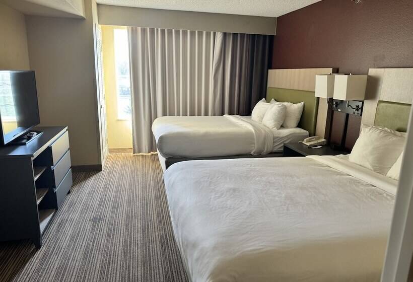 جناح, Comfort Inn & Suites St. Paul Northeast