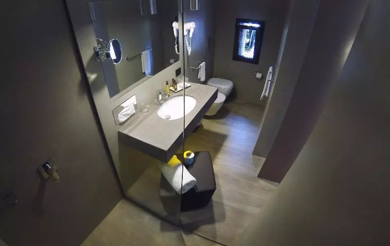 身障者適用キングサイズベッドルーム, Courtyard By Marriott Pittsburgh West Homestead Waterfront