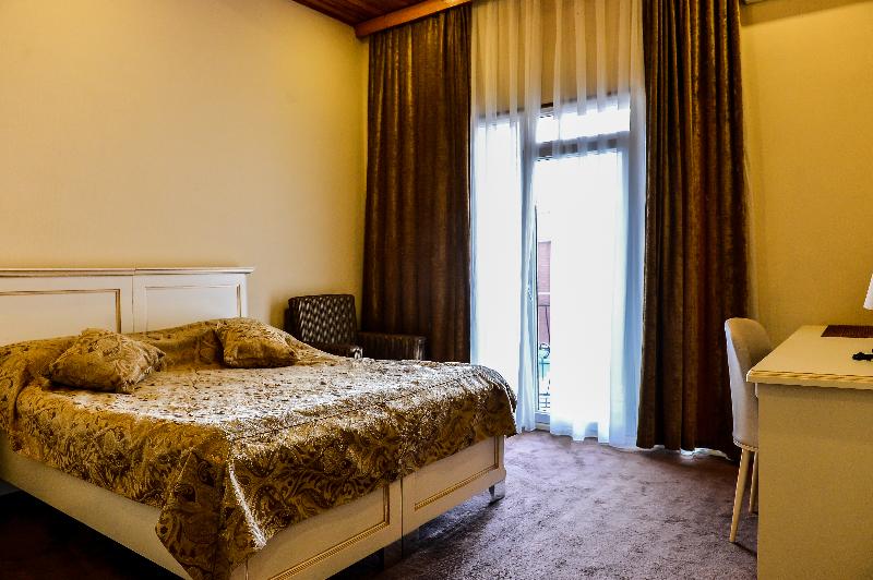 اتاق استاندارد یک نفره, East Legend